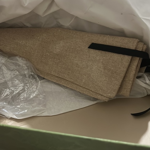 Gucci - Picture 4 of 4